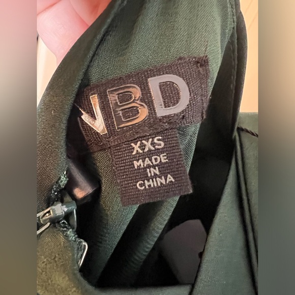 NEW NBD Everett Gown in Green - Picture 7 of 9